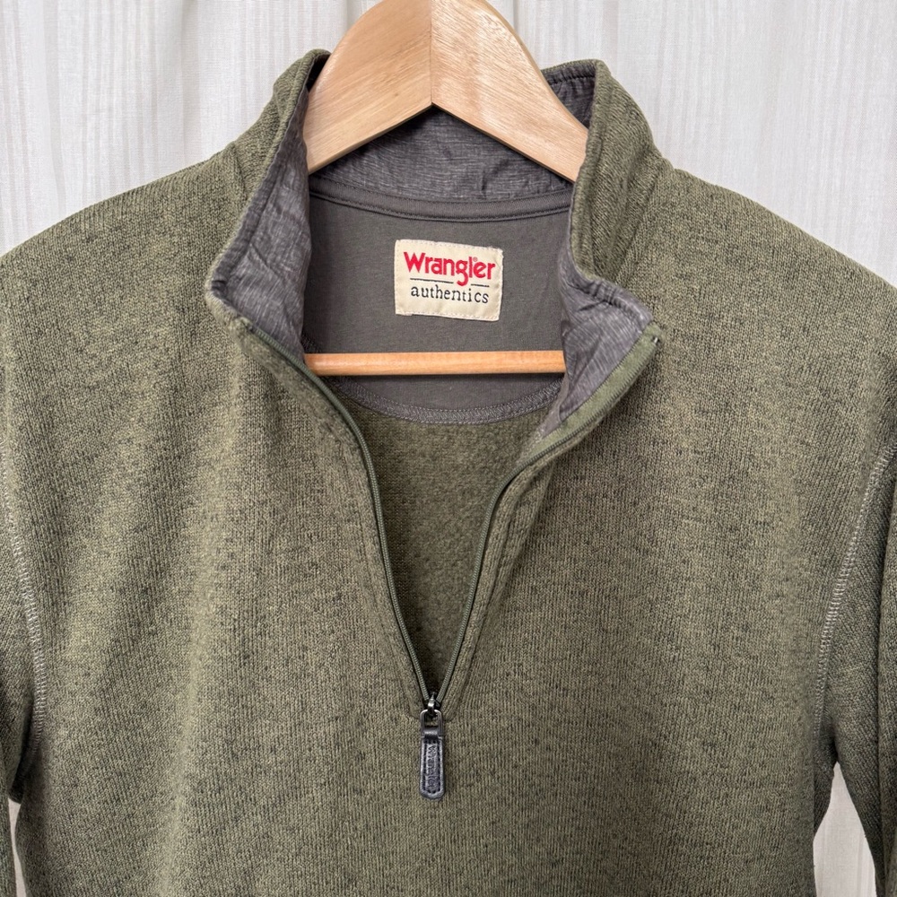 EUC🌟 Men’s Wrangler Olive Green Quarter Zip Sweater Relaxed Fit - Picture 4 of 8